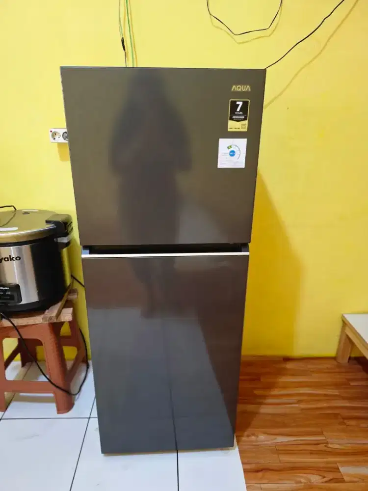 Dijual kulkas pemakaian 2 bulan
