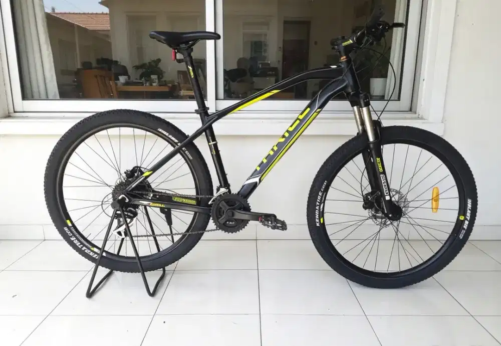 Sepeda gunung MTB thrill vanquish 3.0