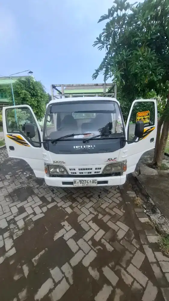 Isuzu engkel tipe NHR 55 power stering turbo