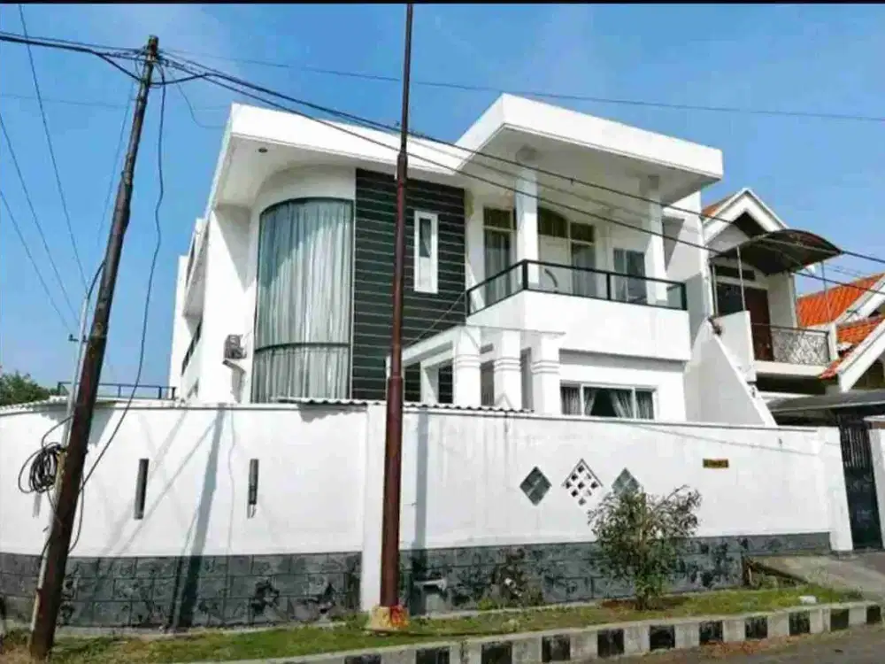 Rumah Dharmahusada Indah Surabaya Murah. EDD.A005