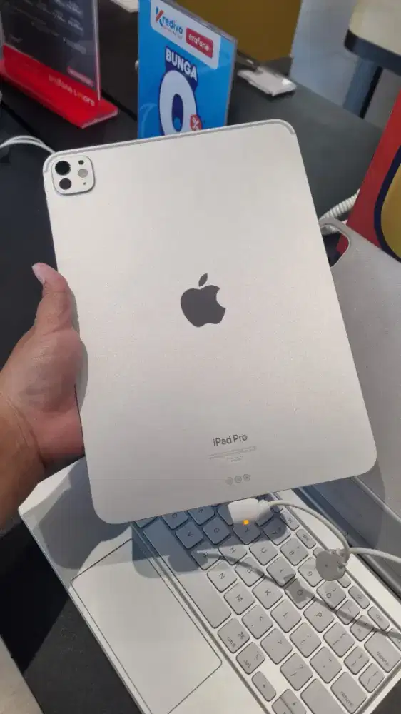 Ipad Pro M5 256GB Wifi Garansi iBox get voucher 200rb