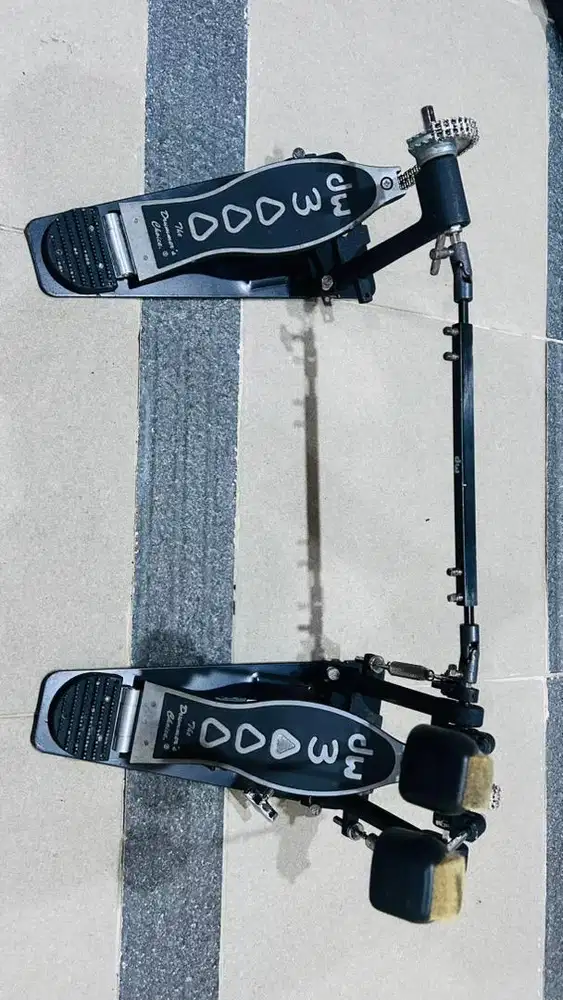 Forsale double pedal dw3000 kondisi normal mulus