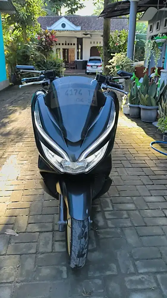 honda pcx 2020 hitam