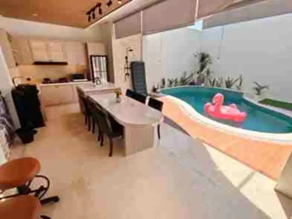 rumah cakep full furnished dengan kolam renang di Kota Baru Parahyangan