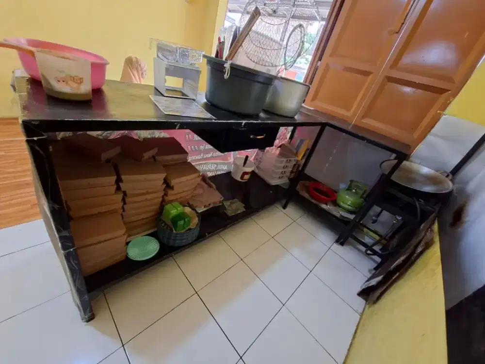 Meja prasmanan + laci + kompor mawar + tatakannya