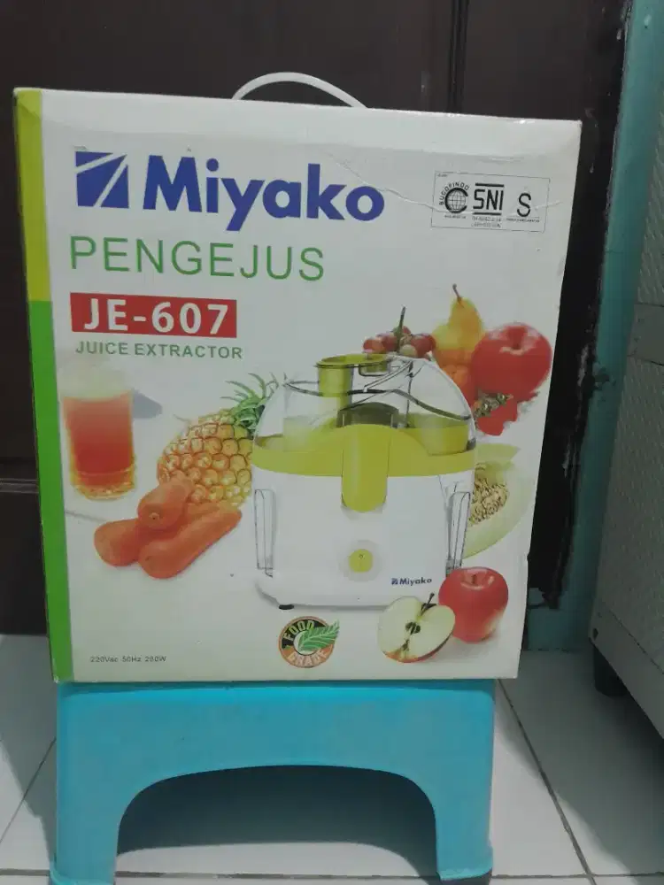 Dijual juicer Miyako JE-607