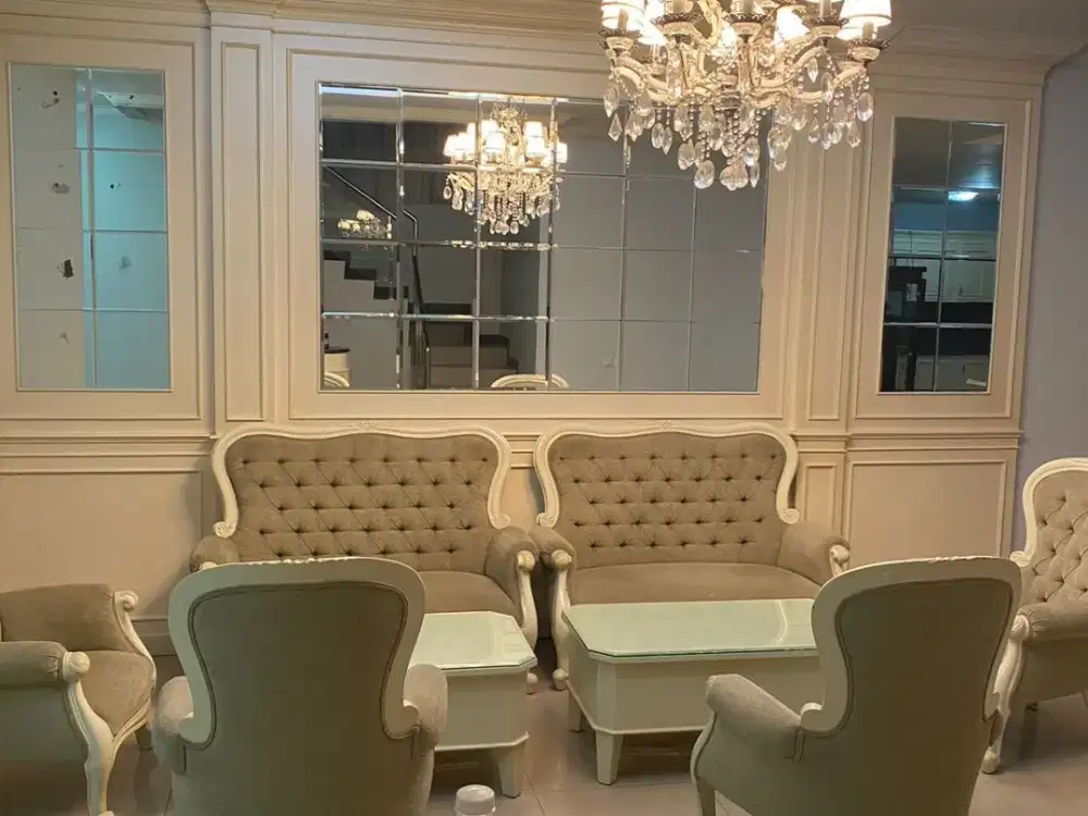 Dijual Rumah Strategis 3 Lantai Siap Huni Fully Furnished Bebas Banjir Dekat Emporium Pluit Mall di Bandengan Jakut Lr-12078
