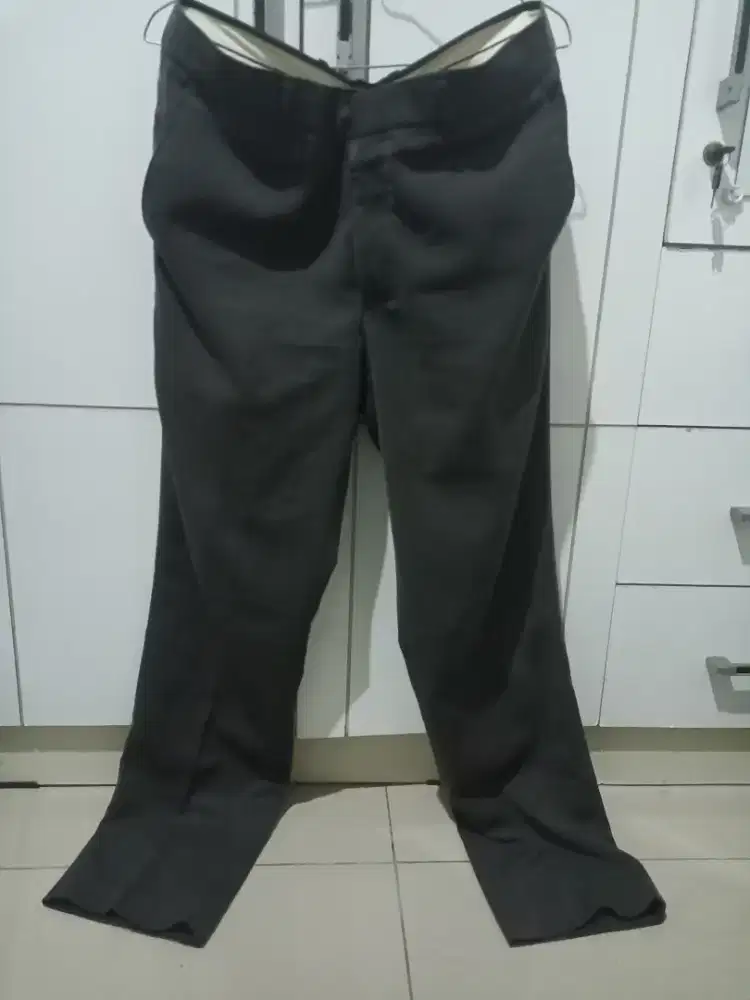 Celana Formal Abu Gelap Stripe Halus
