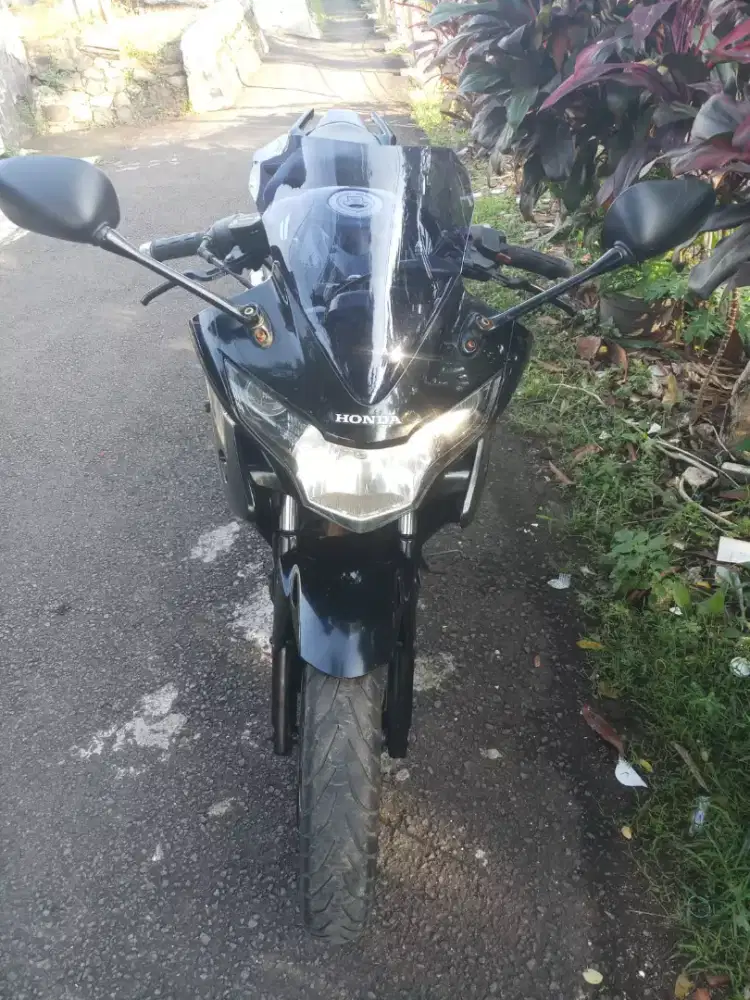 Honda CBR 150R CBU Thailand