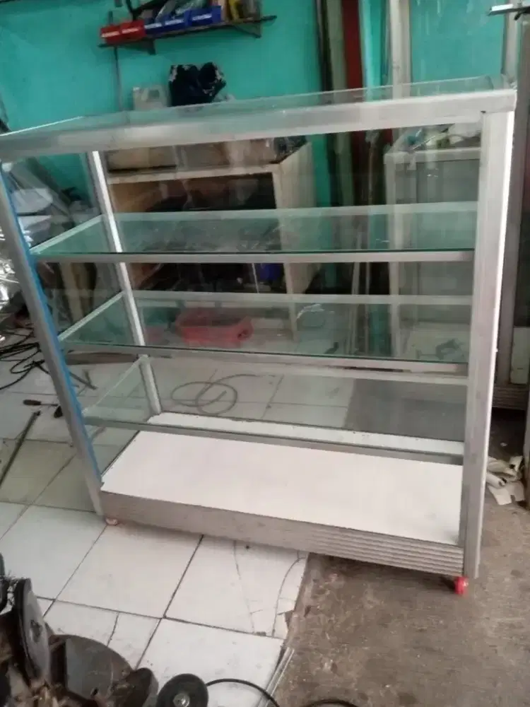 Etalase bekas UK 1 meter