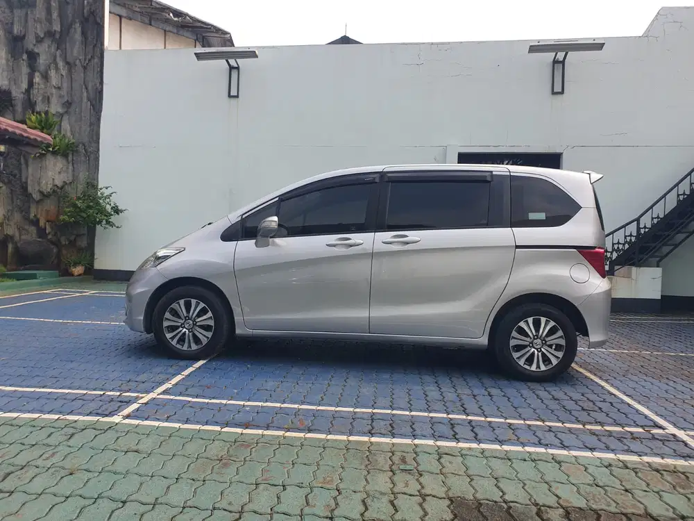 Honda Freed 2013 Bensin