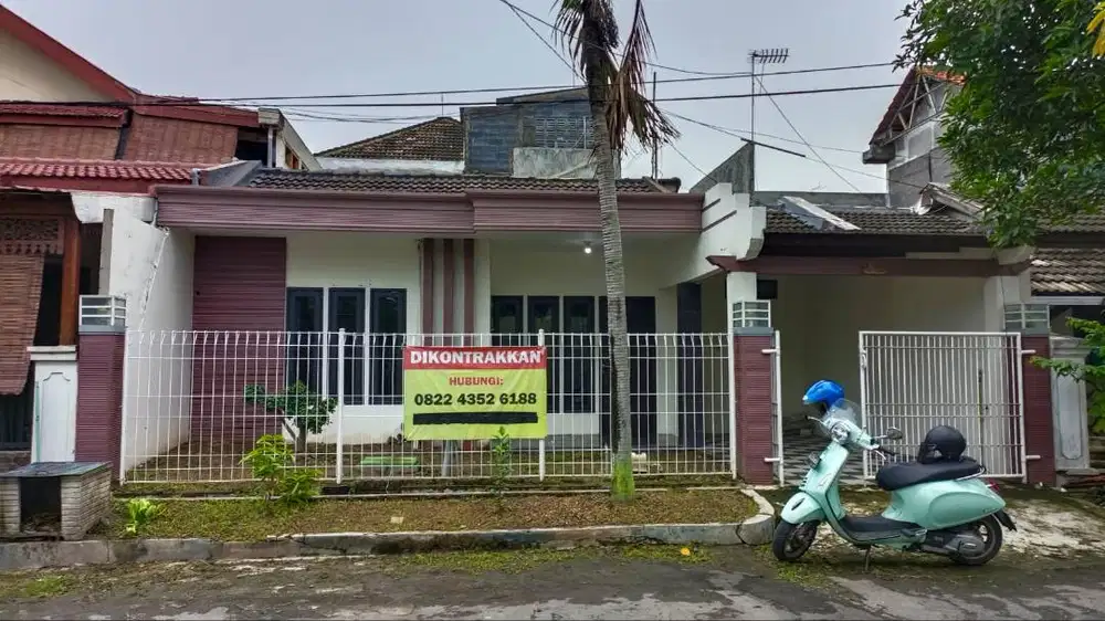 Rumah Disewakan: Ruang Lapang, Harga Hemat, Lokasi Pusat Kota!