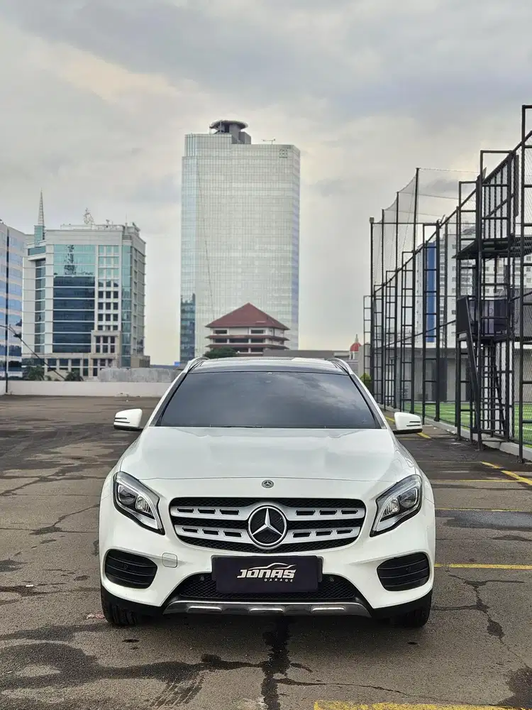 Mercedes-Benz GLA200 2018 Bensin