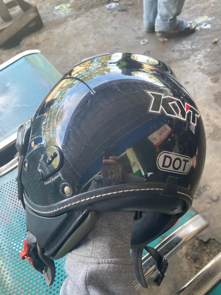 Helm KYT classic