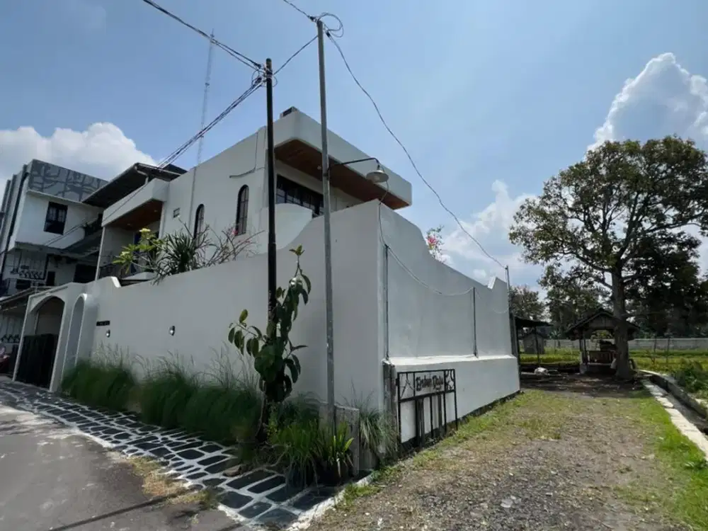 Rumah villa bagus lingkungan astri di jalan kaliurang km 10