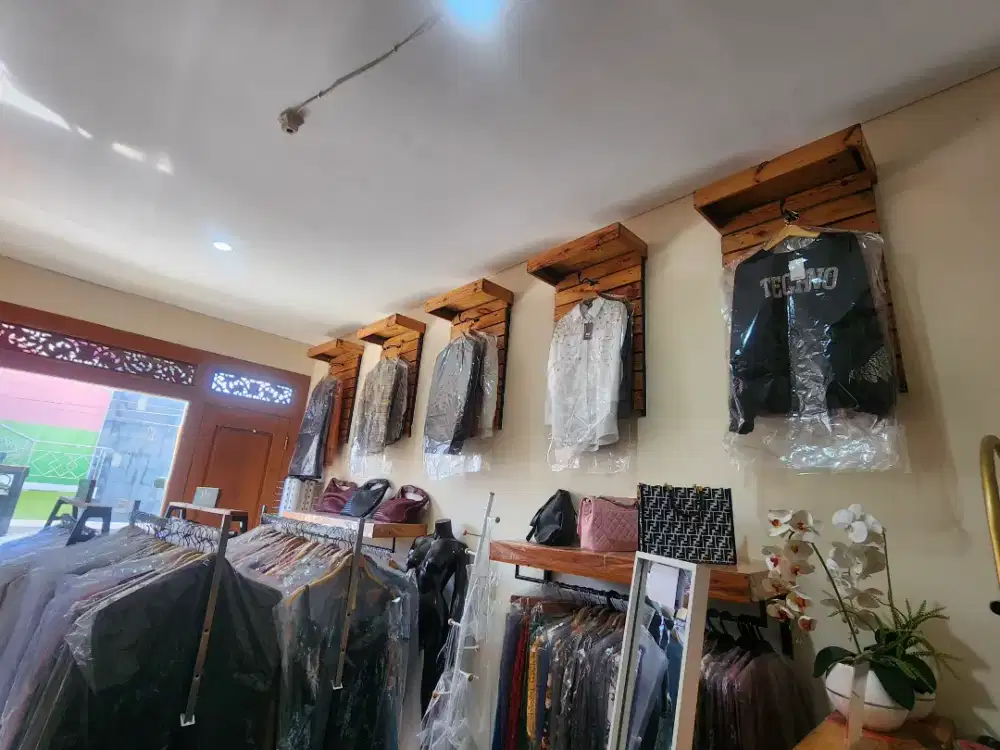 Perlengkapan toko baju