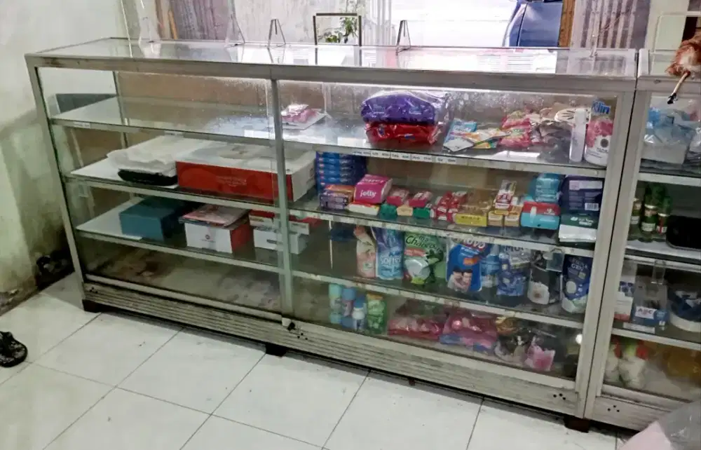 ETALASE KACA PANJANG 2 METER