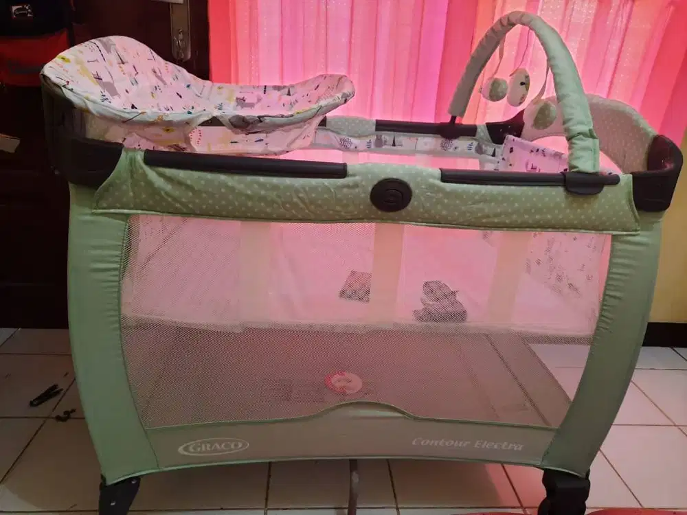 BABY BOX / CRIB / KASUR BAYI MERK GRACO  JARANG PAKAI