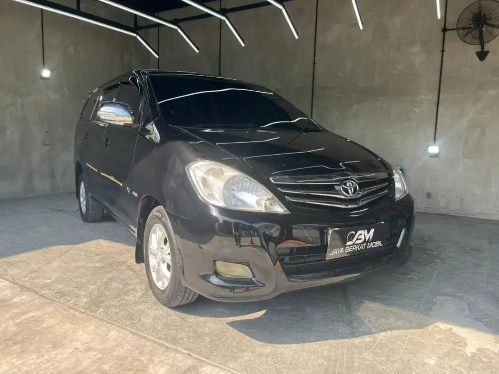 INNOVA 2.5 G MT 2010