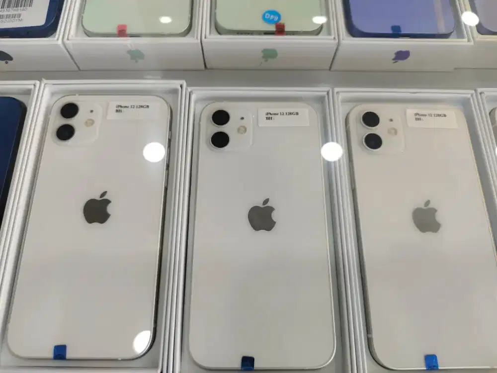 READY IPHONE NYA  BISA KREDT TNP DP SYART KTP 18 MAX 59TH WA JA KK