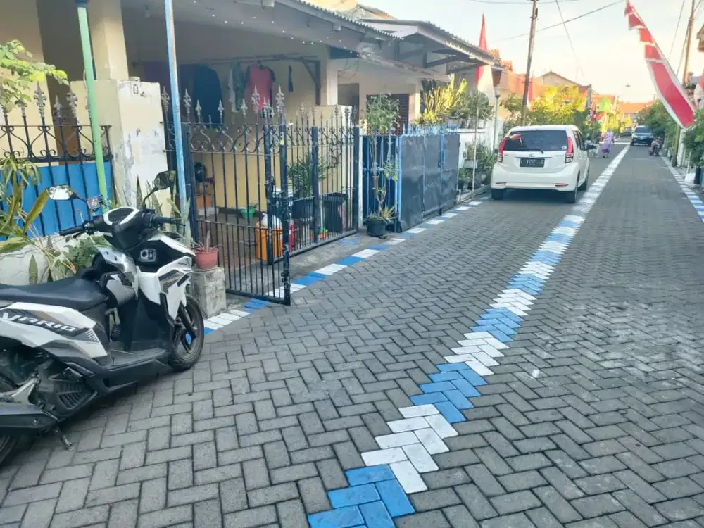 Rumah Lokasi Strategis renovasi 2 Lantai cocok untuk Kosan XE1