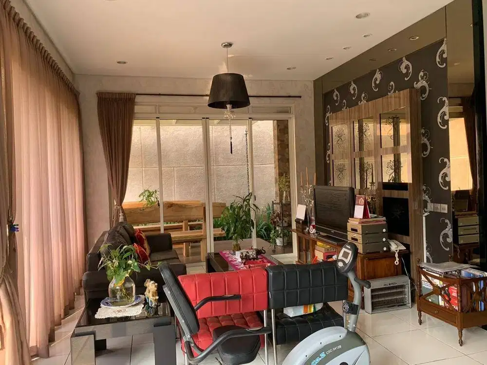 Dijual Rumah Semi Furnished di Kota Baru Parahyangan