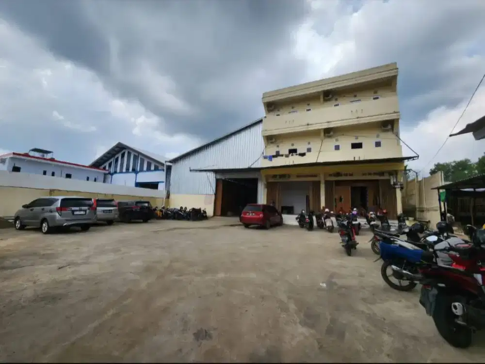 JUALCEPAT/BU Gudang 2000m²+Kantor 3 Lantai+Trafo – Jambi (Hanya 8,3M!)