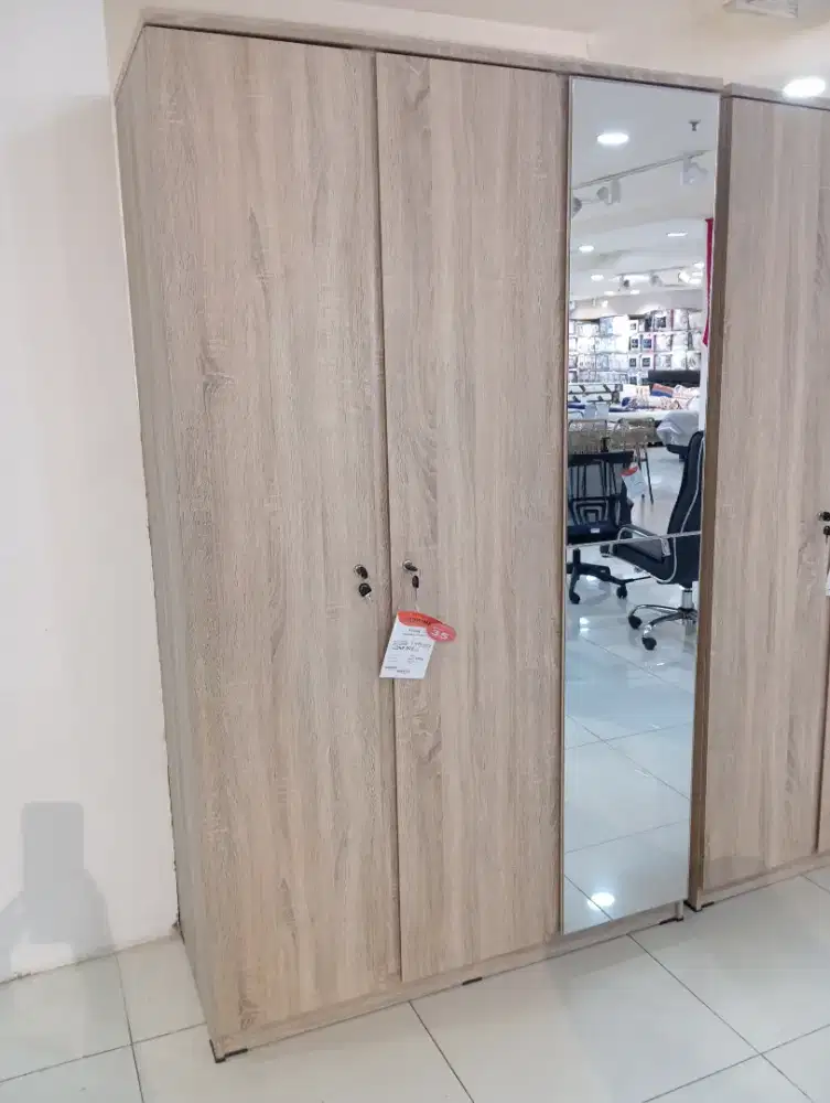 Lemari pakaian 3 pintu Acura
