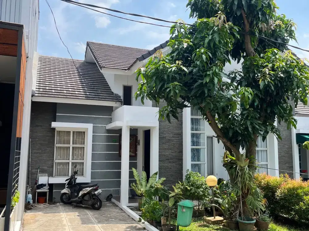 Rumah 10 menit ke Gerbang Tol BSD Barat SHM Hadap Timur J-48783