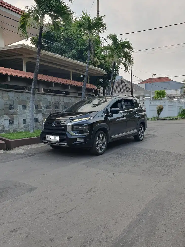 Xpander Cross Plus 2024 Matic Km 30rb Warna Hitam Plat W Full Ori