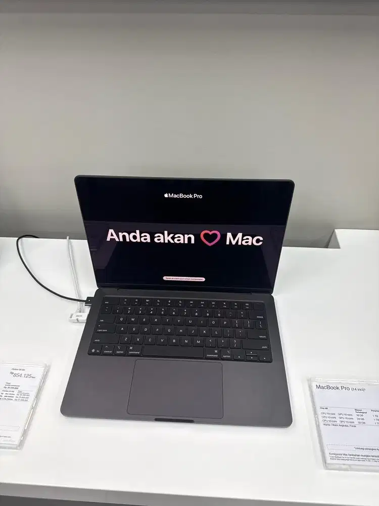 Macbook Pro air M5 14 inci