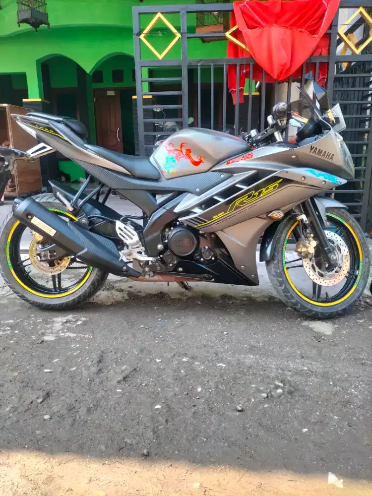 Yamaha R15 v2 tahun 2016