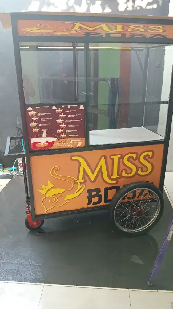 Dijual gerobak es boba baru dipake 6 bulan