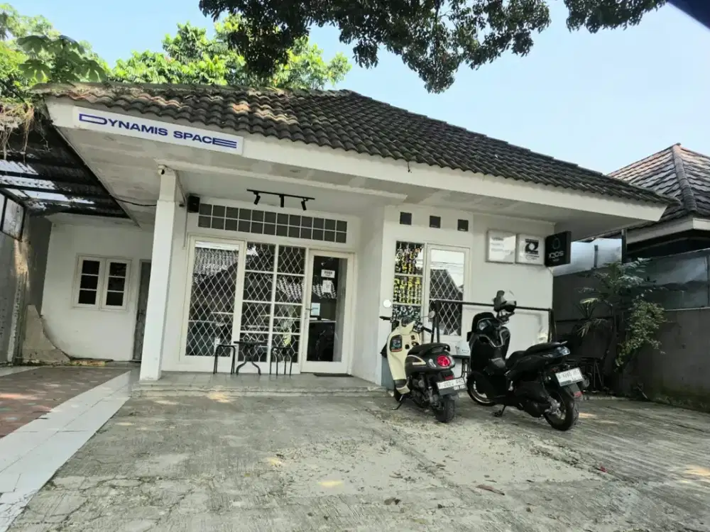 Disewakan Rumah Siap Huni di BSD Cocok untuk Cafe, Resto & Office dengan Akses Ramai serta Parkir Luas