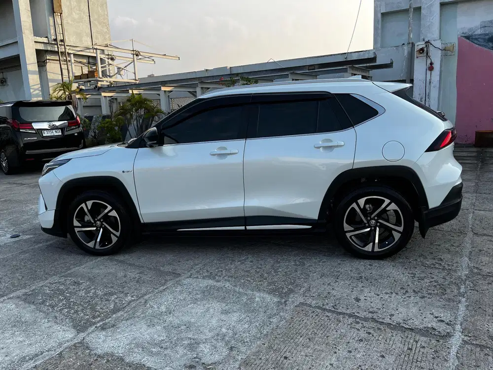 CAKEP!! (KM26RB) TOYOTA YARIS CROSS GR TSS HYBRID 2023