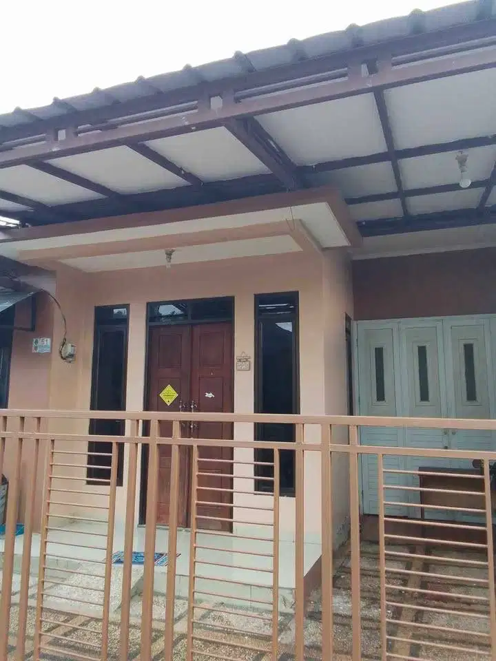 Disewakan Rumah Semi Full Furnish Siap Huni, Serua, Depok.