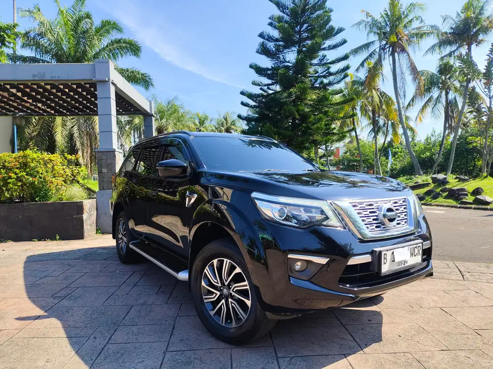 Nissan TERRA VL 2.5 Diesel AT 2019 Hitam