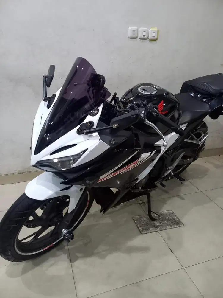 Honda CBR 150R 2018