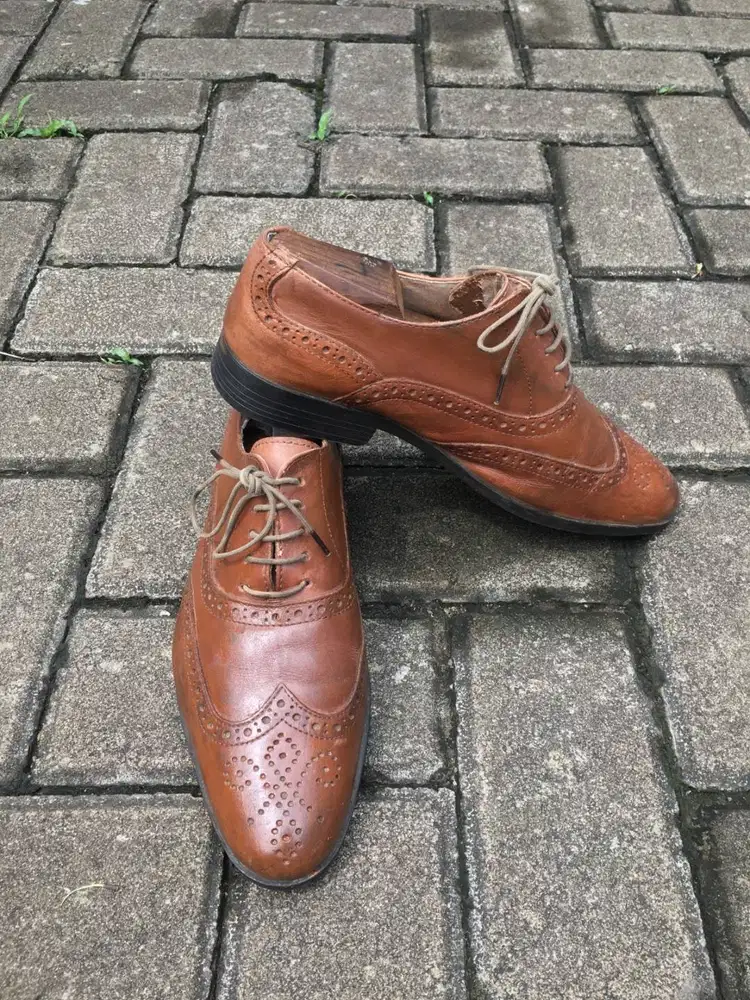 Sepatu kulit second original wingtip Red Tape
