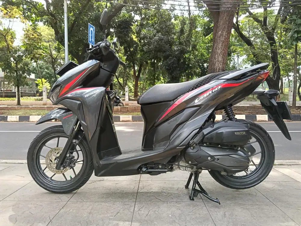 DIJUAL CASH NEW HONDA VARIO 125 CBS ISS THN 2018 PJK IDUP SIAP PAKAI