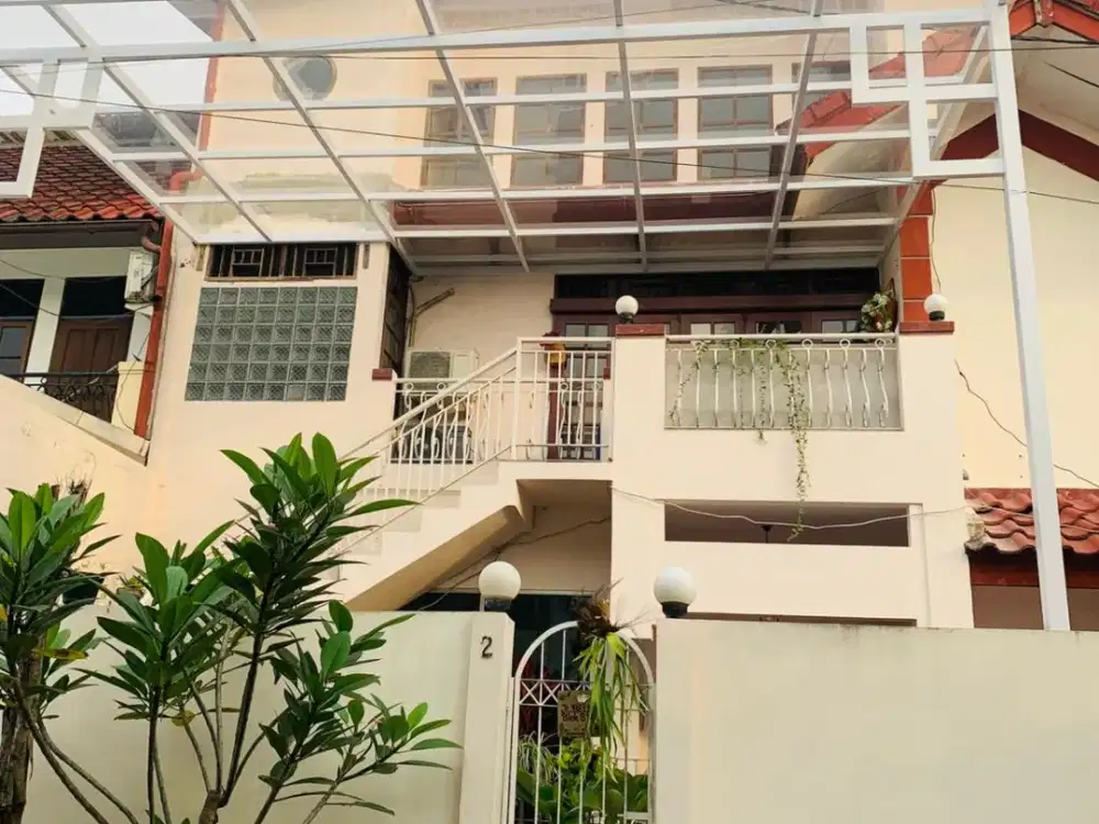 Disewakan Rumah di Cipinang Indah Lux Full Furnished Siap Huni 3 Lantai