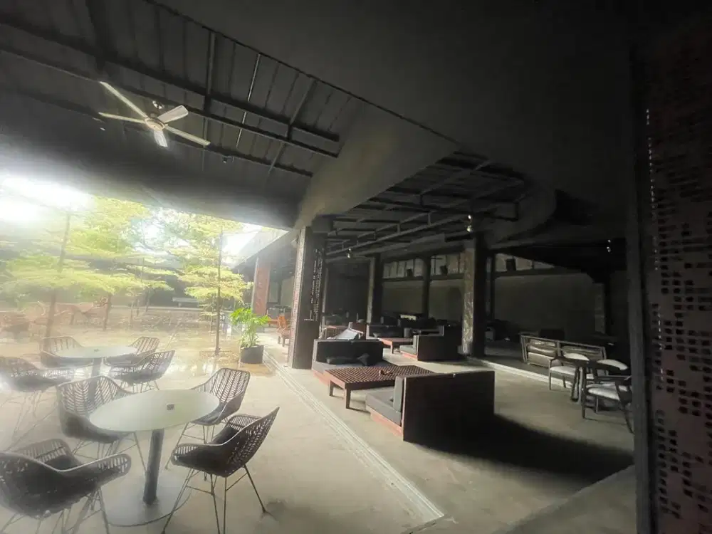 Y. DIJUAL TANAH DAN BANGUNAN BEKAS CAFE JALAN SUDIRMAN BANDUNG STRATEGIS DAN RAMAI