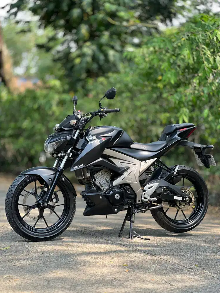 SUZUKI GSX 150S 2017 HITAM PAJAK HIDUP FULL MULUS