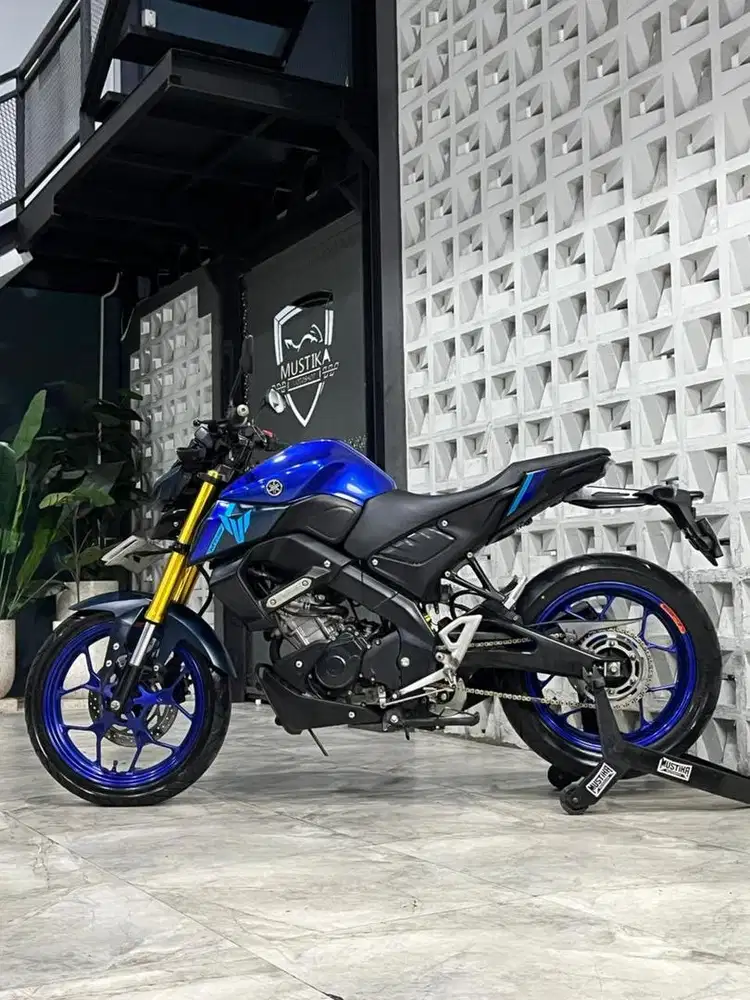 Yamaha MT-15 naked bike