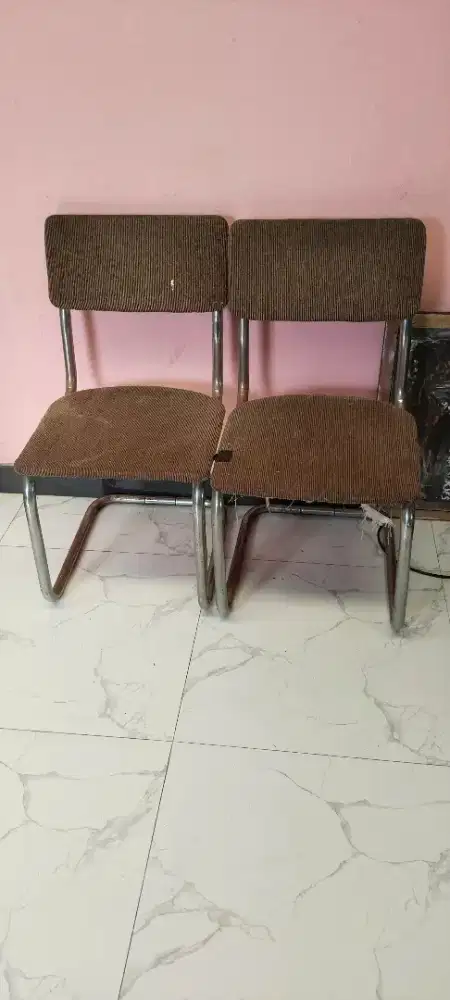 Kursi bekas kantor