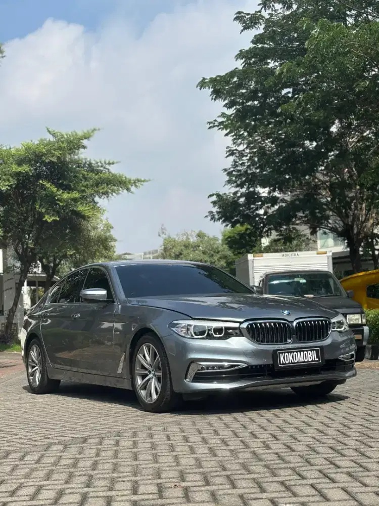 [KM 35RB] BMW 520I G30 CKD AT 2018