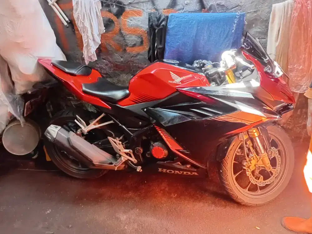 DIJUAL HONDA CBR 150 SURAT LENGKAP