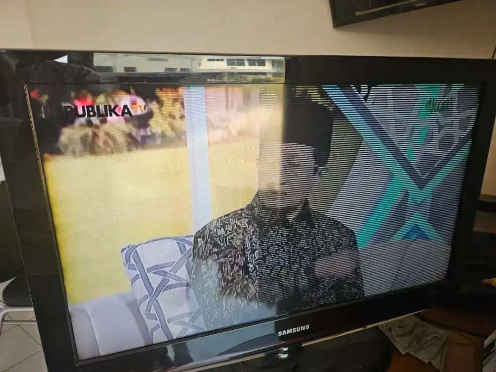 TV LCD samsung LA32C450E1