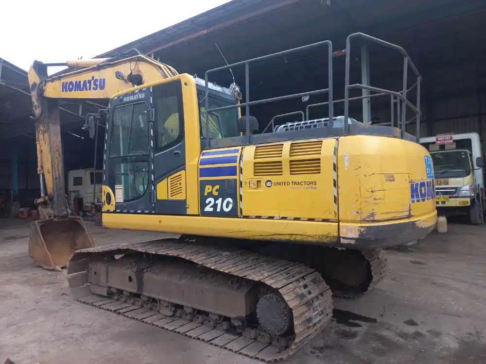 Exca 20T Komatsu PC210 SN C.04196 Tahun 2022