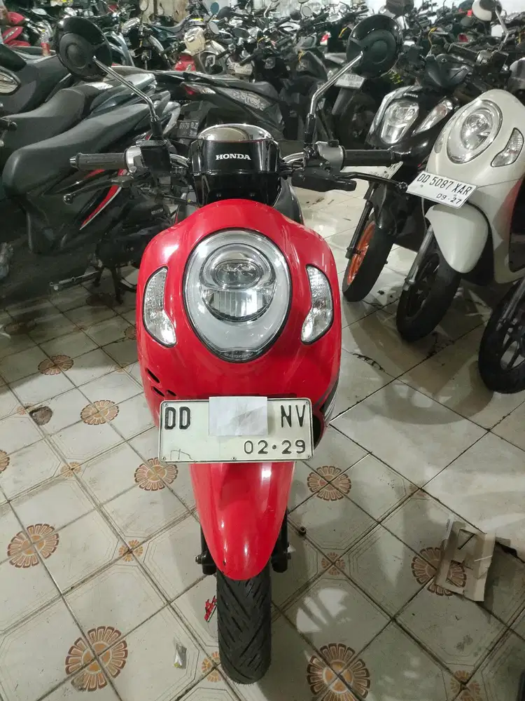 Honda  Scoopy 2024 merah